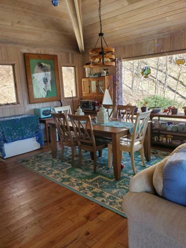 Treehouse Cathedral In Blue Ridge Mountains, Nc