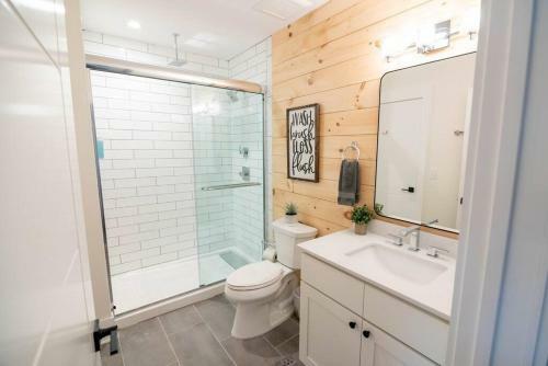 Apartamento Hottub/deck W/ Bar/parking Blueridge@ Main&pine