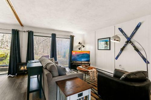 1br 1ba Mountain Holiday Ski Chalet