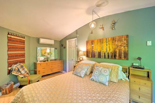 Bright Banner Elk House With Fireplace And Deck!