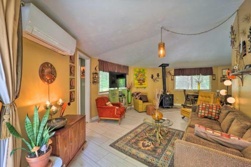 Bright Banner Elk House With Fireplace And Deck!