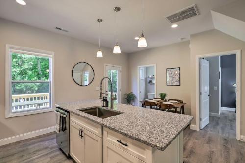Gorgeous Asheville Home - 6 Mi To Downtown!