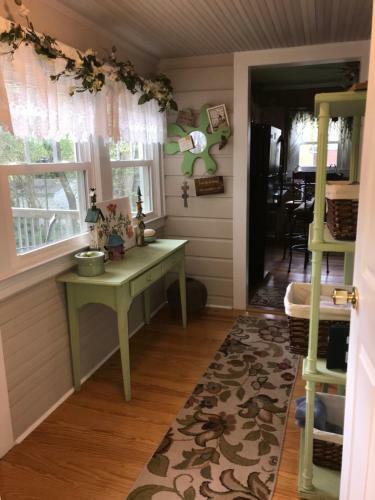 The Violet House Lovely Vintage Cottage