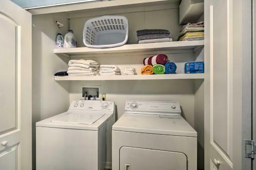 Stylish Durham Townhome Less Than 5 Mi To Downtown!