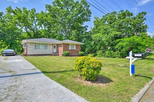 Quaint Greensboro Home Less Than 4 Mi To Downtown!