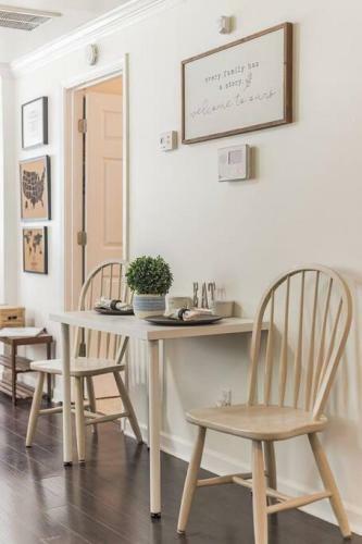 Updated Adorable Bungalow Parking Uptown Area