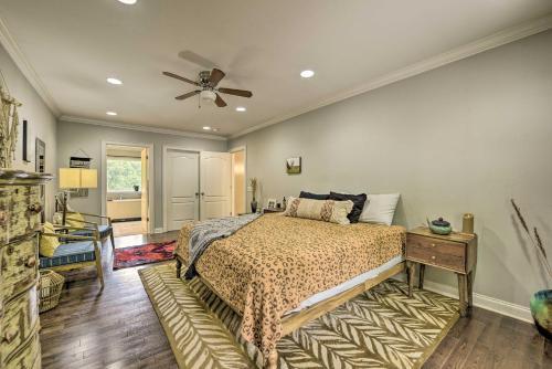 Charming Charlotte Cottage On A Half Acre!