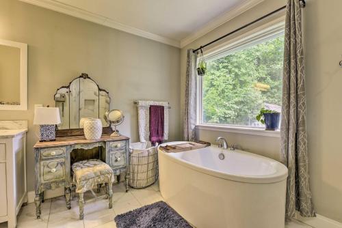 Charming Charlotte Cottage On A Half Acre!