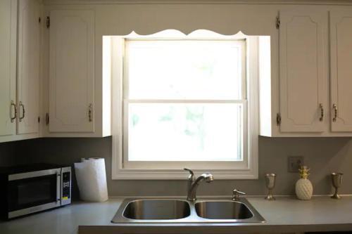 Charming 1960s Home Short Walk To Uptown Lightrail-unit 1