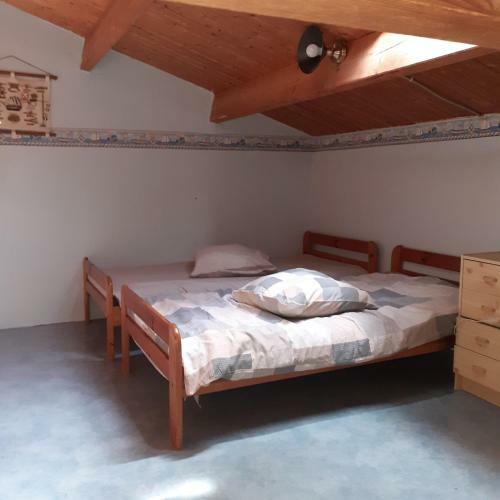 Les G�tes Du H�ron Cendr� Mimosas Et Amandiers