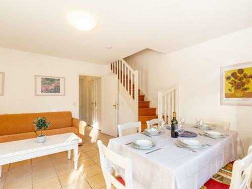Holiday Home Le Mas D'esqui�res 16