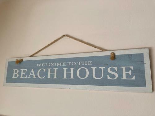 The Beach House! Walk To Beach In Under 5 Minutes!