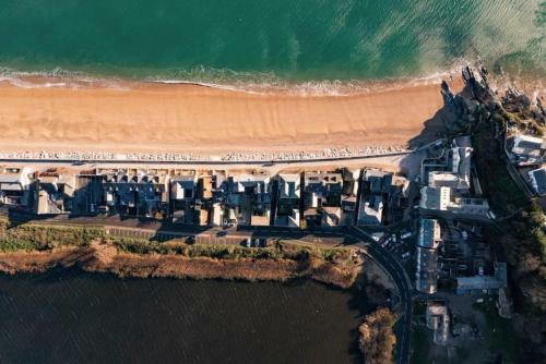 Villa Luxury Beachfront House, Sleeps 12, Free Parking, Devon