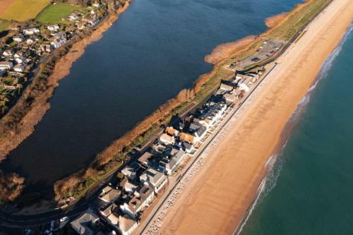 Villa Luxury Beachfront House, Sleeps 12, Free Parking, Devon