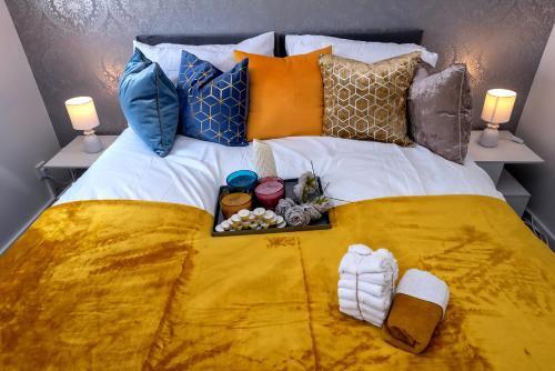 Stunning 2 Bed Home Sleeps 4 London!