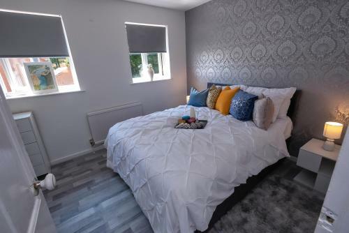 Stunning 2 Bed Home Sleeps 4 London!