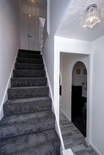Stunning 2 Bed Home Sleeps 4 London!