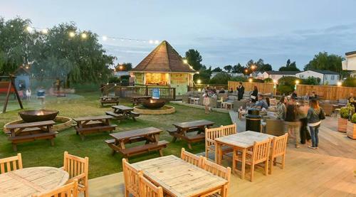 Southview Holiday Park The Elms