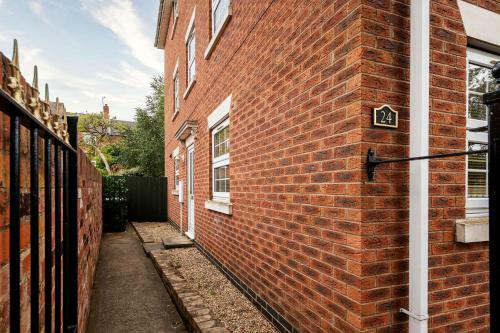 Apartamento Spacious?contractor House?central Location?garden