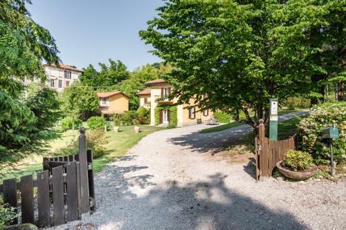 Apartamento Bright Apt Surrounded By Greenery With Parking