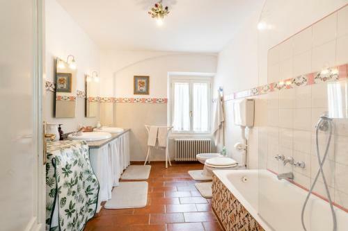 Apartamento Bright Apt Surrounded By Greenery With Parking