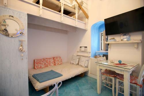 Piazzetta Petrone Apartments + Parking