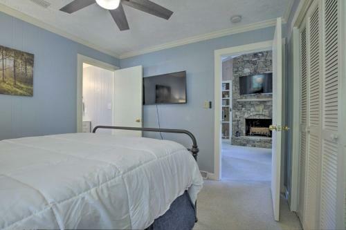 The Hycove Hyco Lake Getaway With Boat Dock!