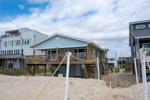 Admiral's Quarters By Oak Island Accommodations