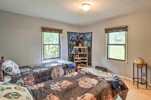 Charming Leicester Home With Deck And Gas Grill!