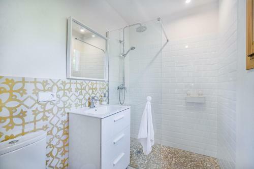 Villa With Pool Near The Beach, Mar Clara