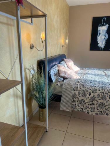 Hostal Room In Bb - Casa Belvedere - Complimentary Wifi And Private Parking