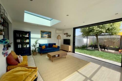 Sublime House With Garden In La Rochelle!
