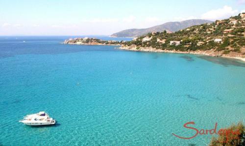 [sardegna] Villa????? Vista Mare Con Barca Privata