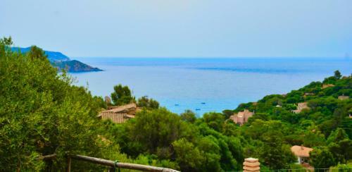 [sardegna] Villa????? Vista Mare Con Barca Privata