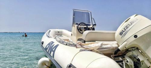 [sardegna] Villa????? Vista Mare Con Barca Privata