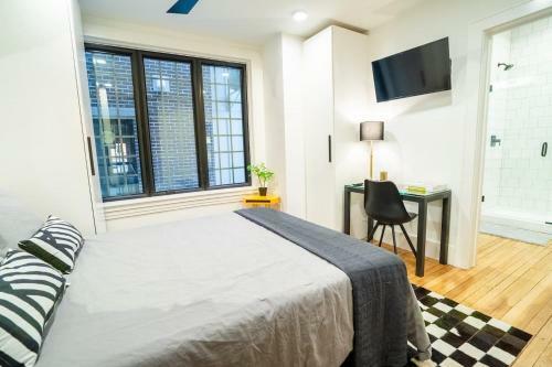 Hotel Luxurious, Huge Historic Mansion Minute From Downtown