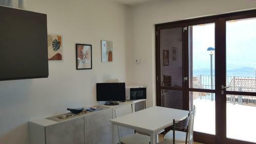 La Quiete 08 Lake View Apartment