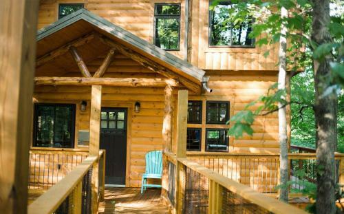 Skyview Treehouse A By Amish Country Lodging