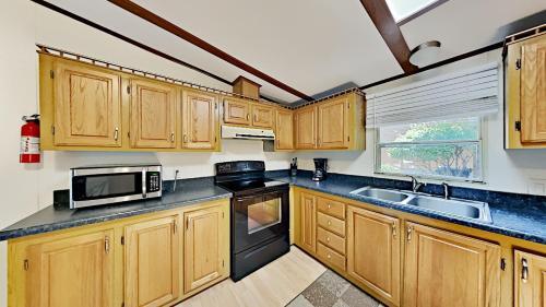 Put In Bay Island Club Unit 17