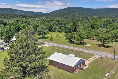 Charming Clayton Home About 4 Mi To Sardis Lake!