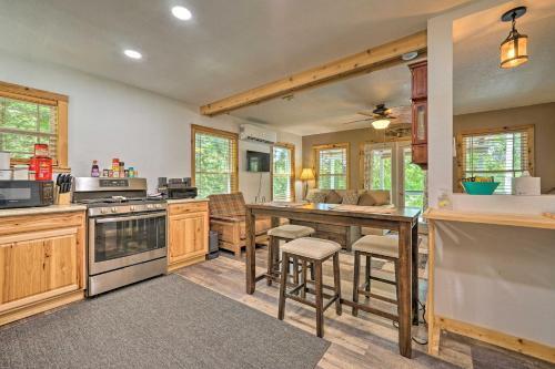 Apartamento Fort Towson Waterfront Studio 2 Decks And Dock