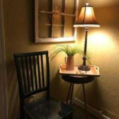 4 Bed Cowboy Home1 Mi Fort Sill- Weekly Rates!