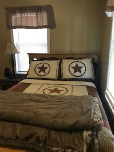 4 Bed Cowboy Home1 Mi Fort Sill- Weekly Rates!