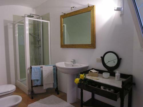 Castello Sannazzaro B&B