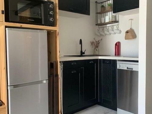 Villa Le Barcar�s, 2 Pi�ces, 4 Personnes - Fr-1-81-570