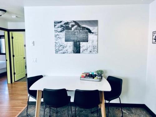 Mirror Lake Pet Friendly Walk To Lake And Dwtn Full Kitchen