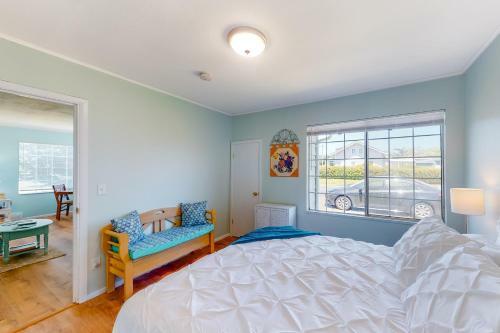 Waldport Bungalow