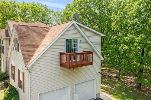 Americanold-fashioned 5bd Nostalgia With Hot Tub