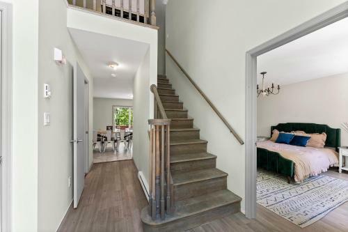 Americanold-fashioned 5bd Nostalgia With Hot Tub