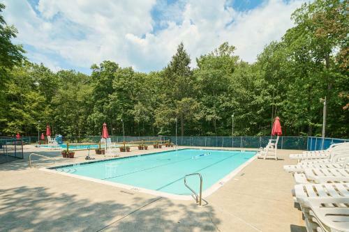 Spacious Renovated 5bd Mansion W/ Jacuzzi/sauna/pool Table